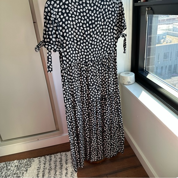 Tie-Sleeve Tiered Midi Dress in Woodcut Flowers - Picture 10 of 12